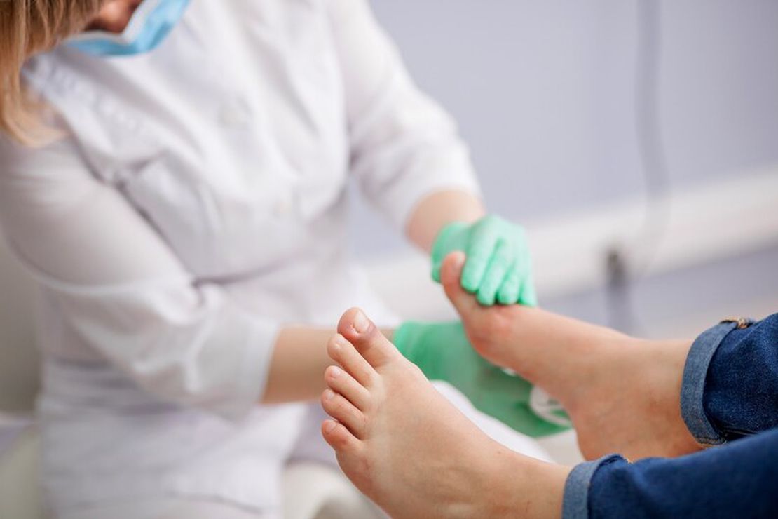 Diabetic Foot Infections: Causes, Symptoms and Treatment Methods